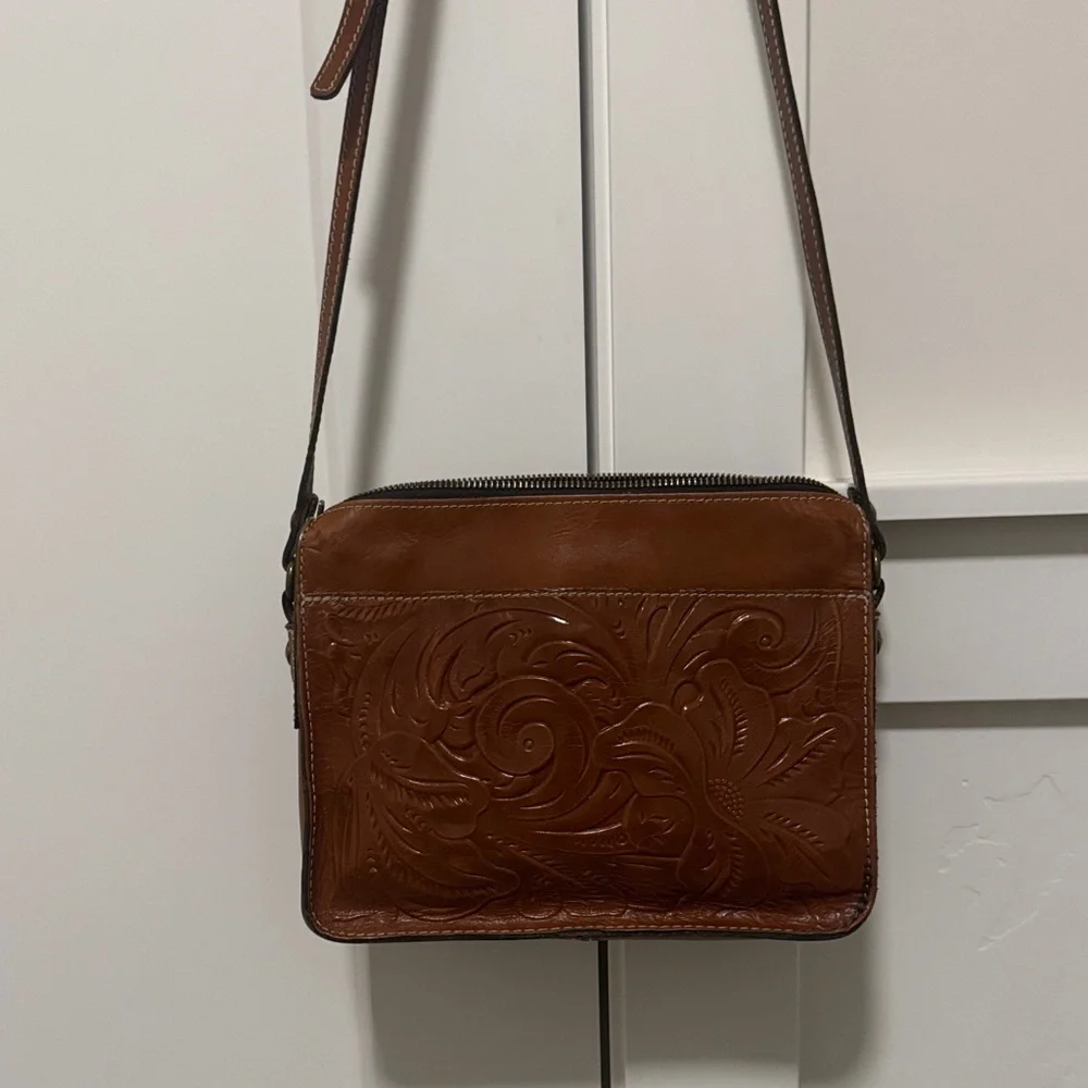 Patricia Nash Brown Tooled Leather Crossbody Bag - Picture 3 of 16